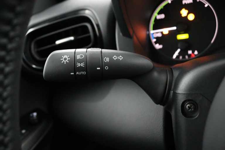 Toyota Yaris - 1.5 Hybrid 115 Comfort 29