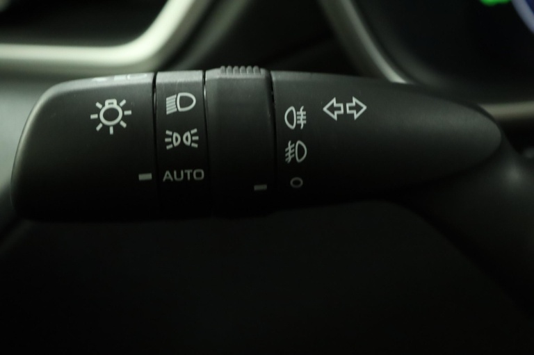 Toyota Corolla Cross - Hybrid 140 Style 31