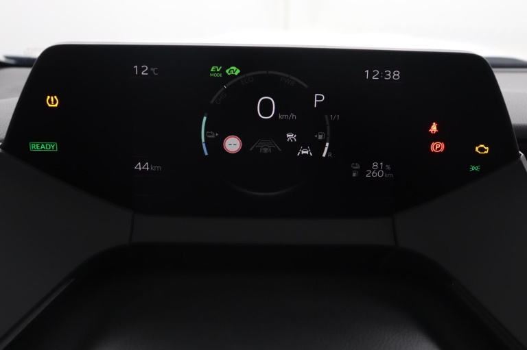 Toyota Prius - 2.0 Plug-in Executive 6