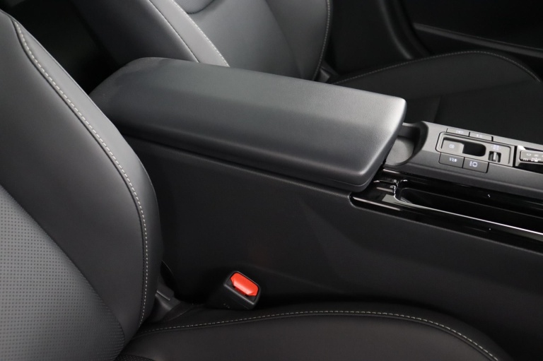 Toyota Prius - 2.0 Plug-in Executive 61