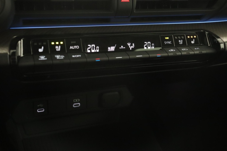 Toyota Prius - 2.0 Plug-in Executive 7