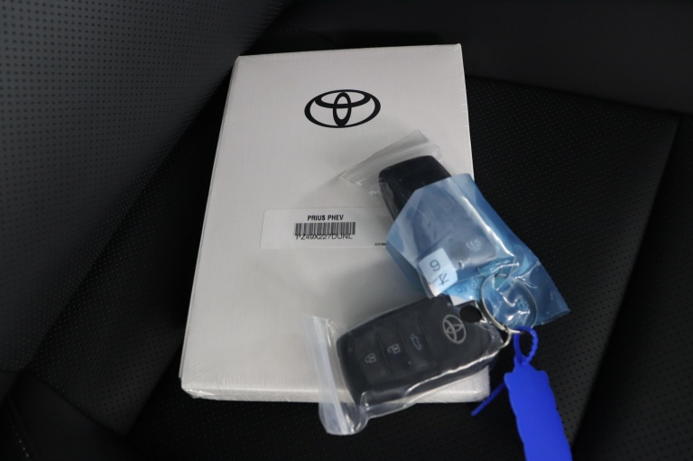 Toyota Prius - 2.0 Plug-in Executive 9