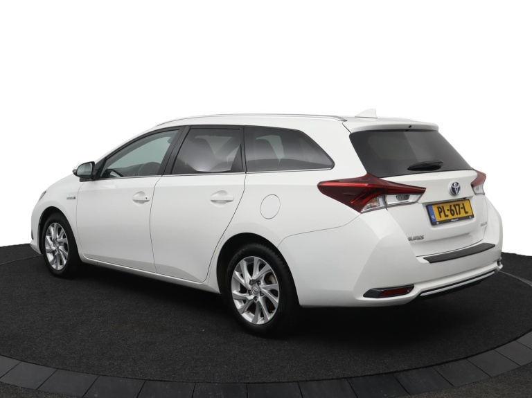 Toyota Auris - 1.8 Hybrid Dynamic Go 12