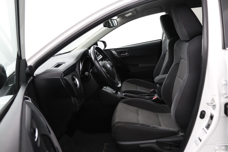 Toyota Auris - 1.8 Hybrid Dynamic Go 17