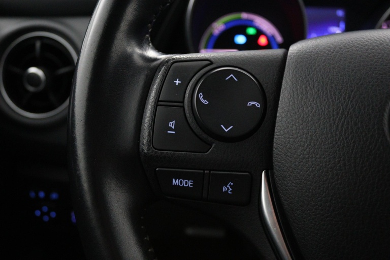 Toyota Auris - 1.8 Hybrid Dynamic Go 19