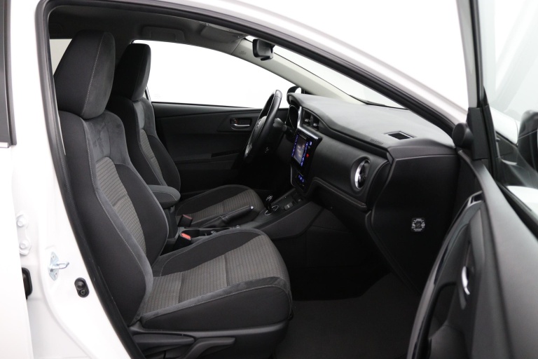 Toyota Auris - 1.8 Hybrid Dynamic Go 22