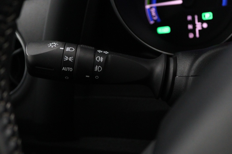 Toyota Auris - 1.8 Hybrid Dynamic Go 32