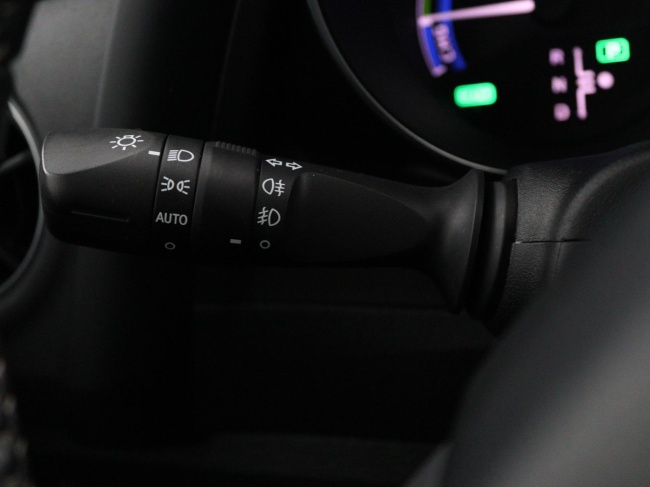 Toyota Auris - 1.8 Hybrid Dynamic Go