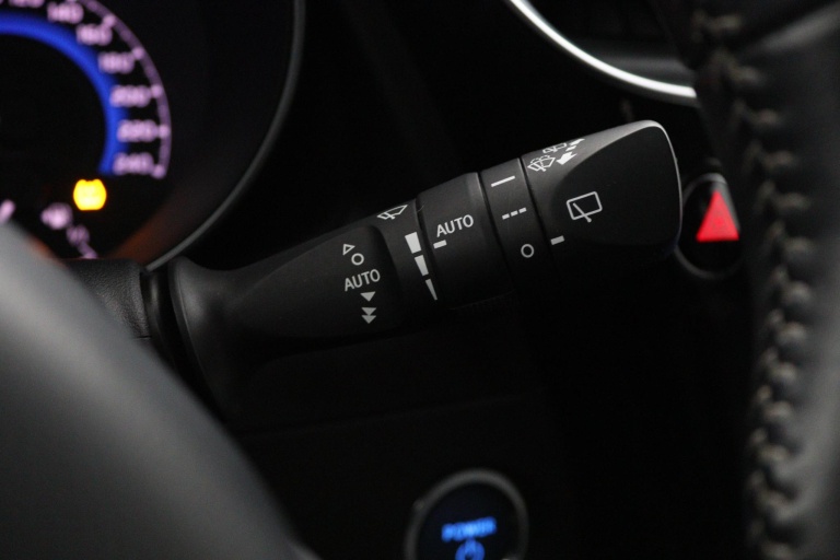 Toyota Auris - 1.8 Hybrid Dynamic Go 33