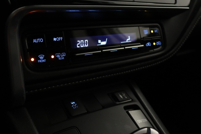 Toyota Auris - 1.8 Hybrid Dynamic Go 7