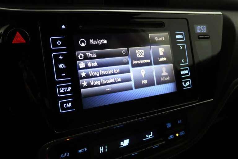 Toyota Auris - 1.8 Hybrid Dynamic Go 8