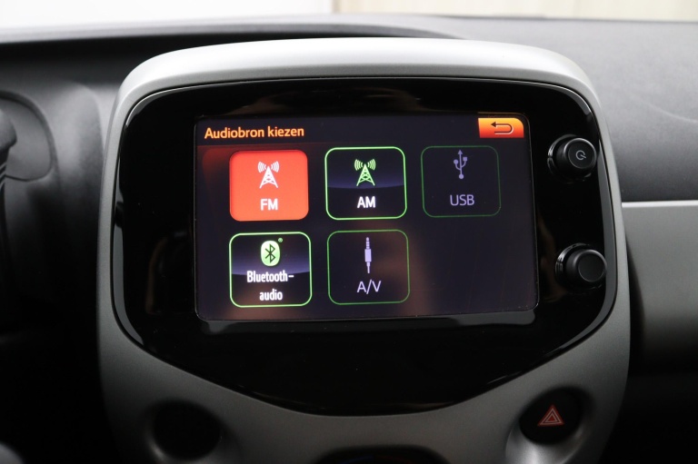 Toyota Aygo - 1.0 VVT-i x-nav 19