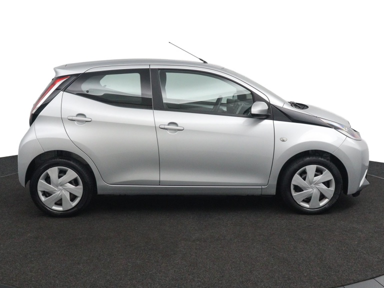 Toyota Aygo - 1.0 VVT-i x-nav 6