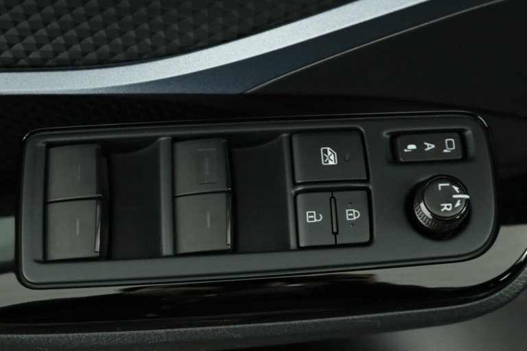 Toyota C-HR - 1.8 Hybrid Executive 28