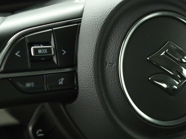 Suzuki Swift - 1.2 Comfort Smart Hybrid