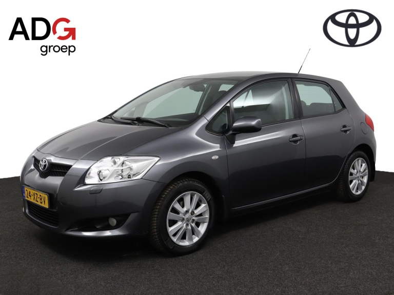Toyota Auris - 1.6-16V Executive Business 1