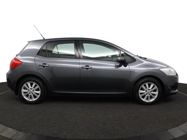 Toyota Auris - 1.6-16V Executive Business