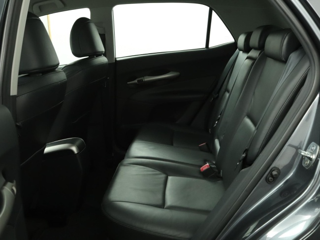 Toyota Auris - 1.6-16V Executive Business