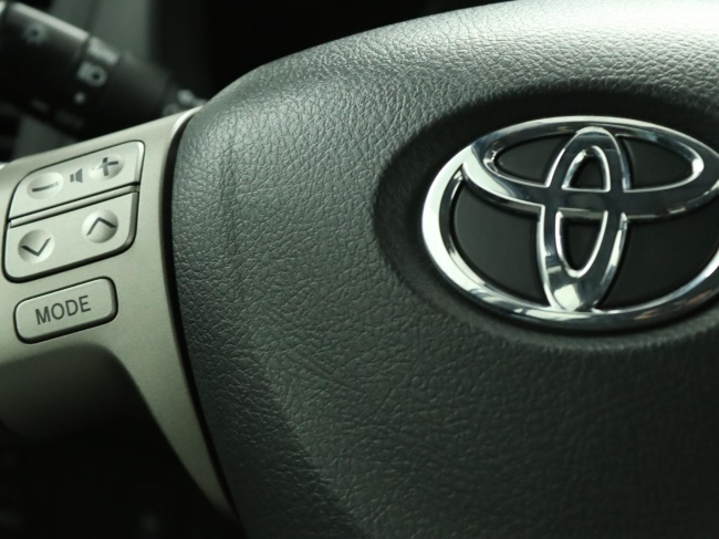 Toyota Auris - 1.6-16V Executive Business