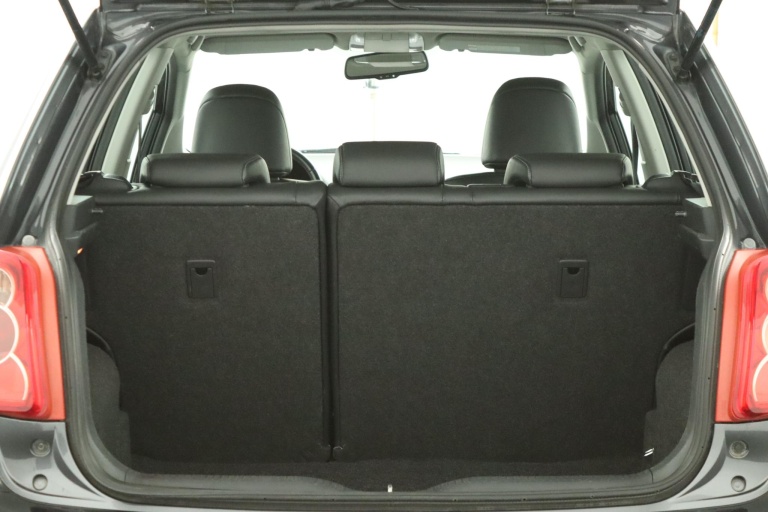 Toyota Auris - 1.6-16V Executive Business 23