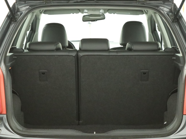 Toyota Auris - 1.6-16V Executive Business