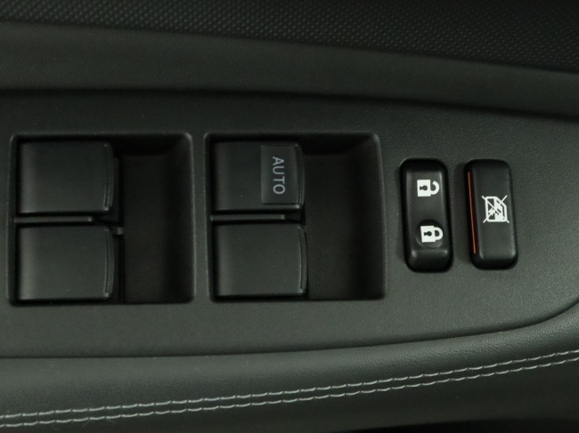 Toyota Auris - 1.6-16V Executive Business