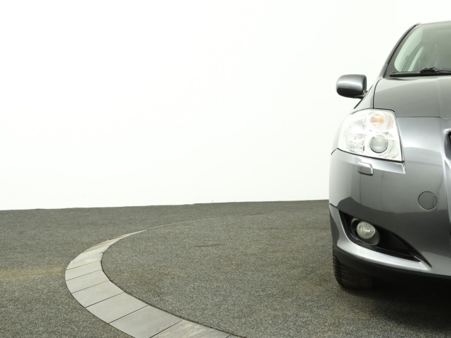 Toyota Auris - 1.6-16V Executive Business