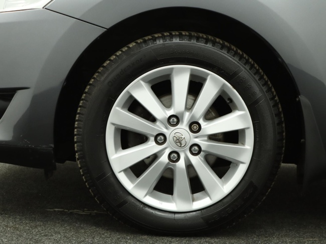Toyota Auris - 1.6-16V Executive Business