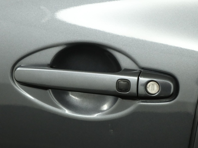 Toyota Auris - 1.6-16V Executive Business