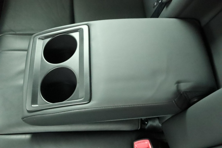 Toyota Auris - 1.6-16V Executive Business 38