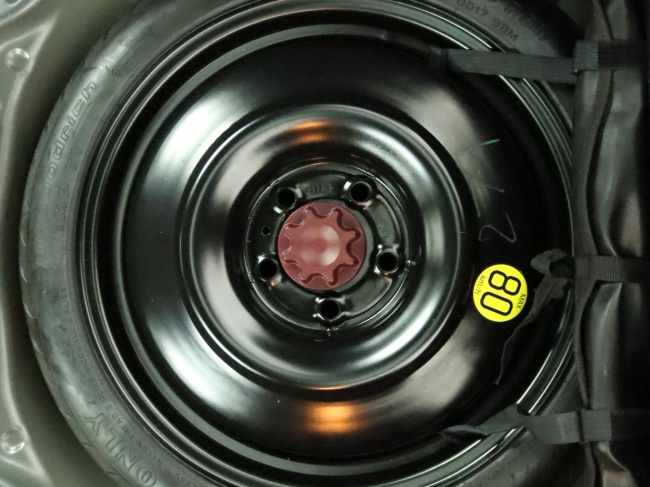 Toyota Auris - 1.6-16V Executive Business