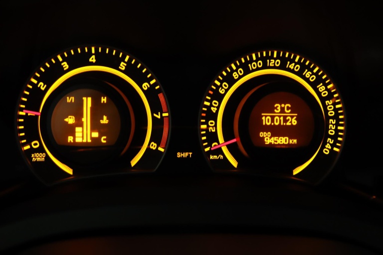 Toyota Auris - 1.6-16V Executive Business 48