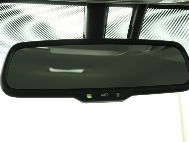 Toyota Auris - 1.6-16V Executive Business