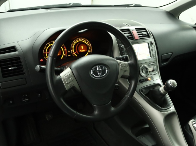 Toyota Auris - 1.6-16V Executive Business