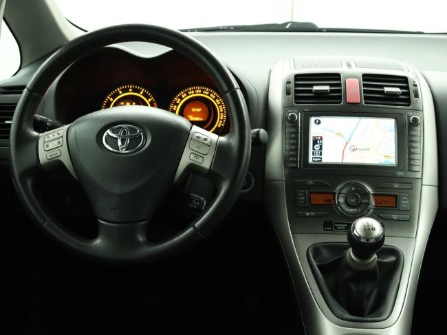 Toyota Auris - 1.6-16V Executive Business