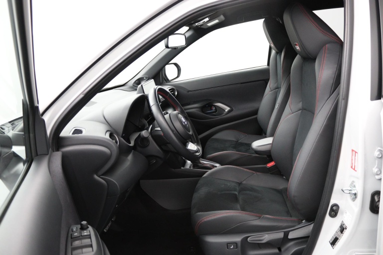 Toyota Yaris Cross - 1.5 Hybrid GR Sport 17