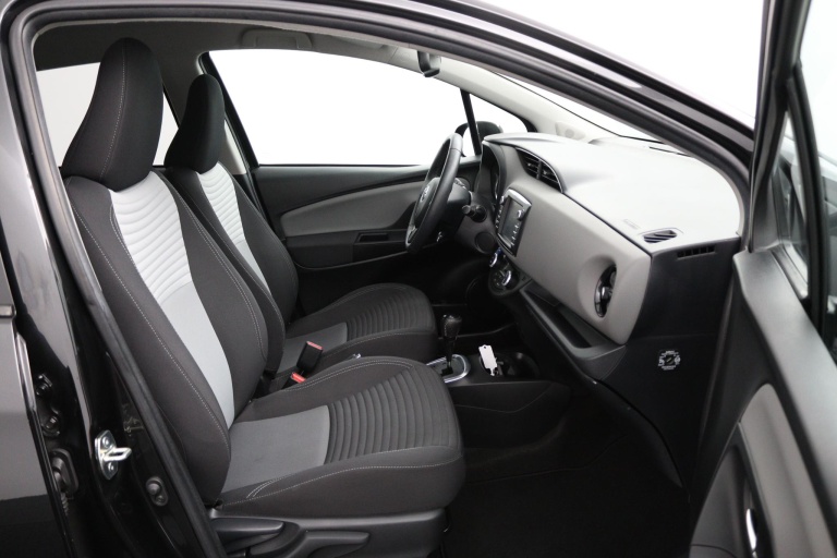 Toyota Yaris - 1.5 Hybrid Dynamic 21