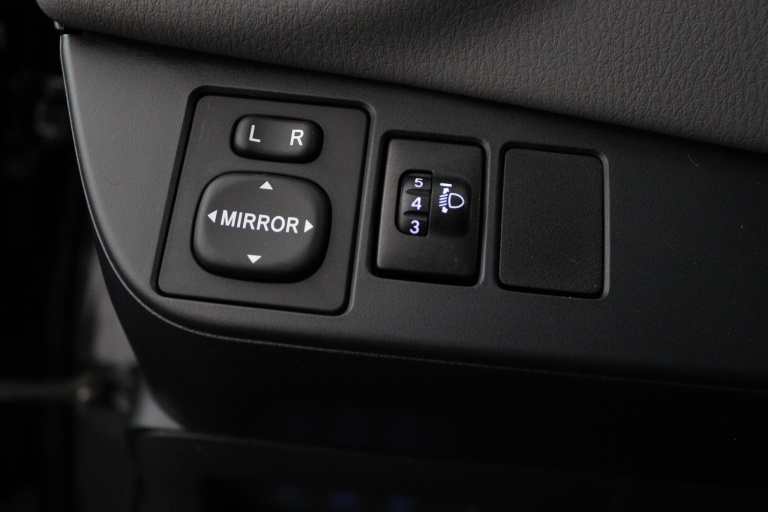 Toyota Yaris - 1.5 Hybrid Dynamic 29