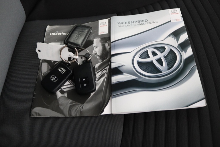 Toyota Yaris - 1.5 Hybrid Dynamic 9
