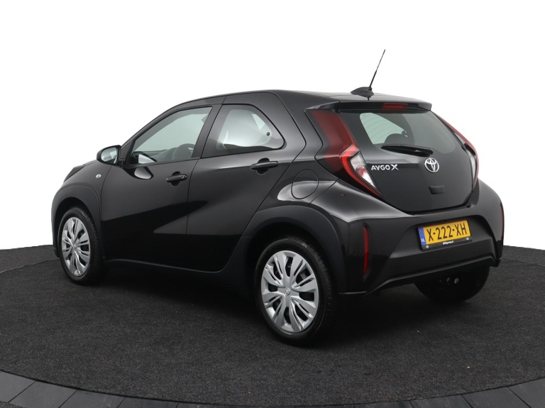 Toyota Aygo X - 1.0 VVT-i MT Play 12