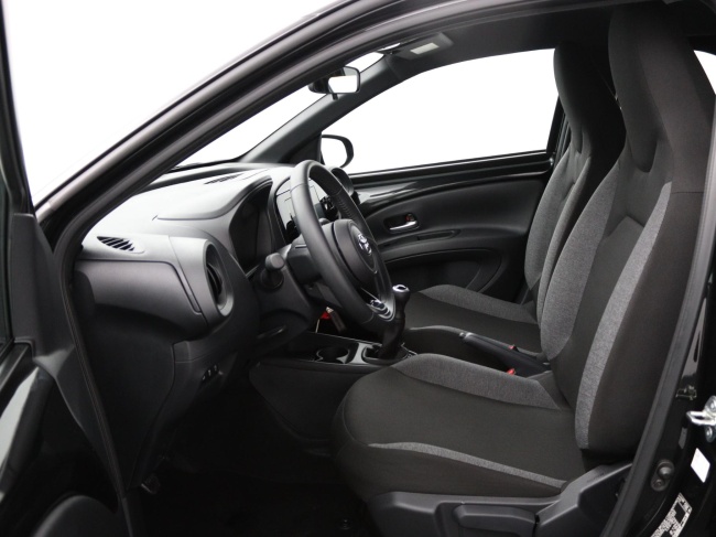 Toyota Aygo X - 1.0 VVT-i MT Play