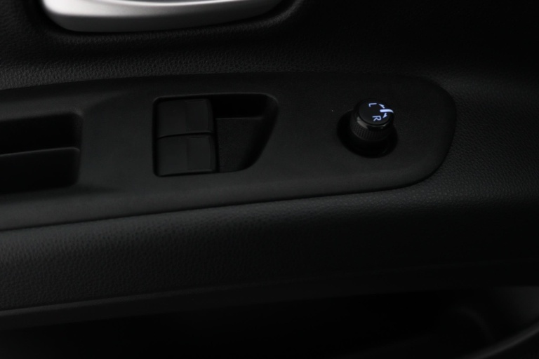 Toyota Aygo X - 1.0 VVT-i MT Play 28