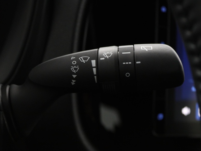 Toyota Aygo X - 1.0 VVT-i MT Play