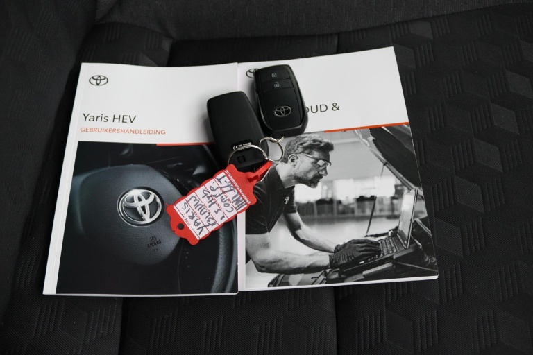 Toyota Yaris - 1.5 Hybrid 115 Dynamic 11