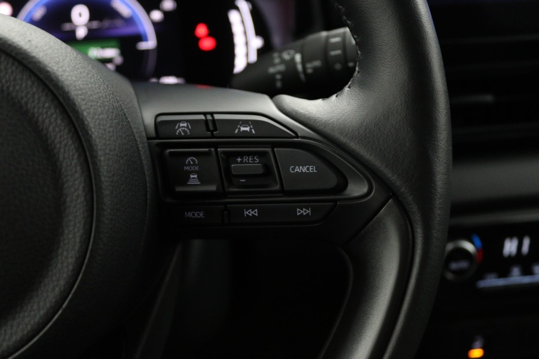 Toyota Yaris - 1.5 Hybrid 115 Dynamic 21