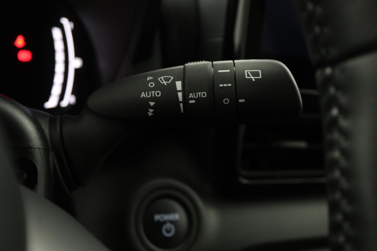 Toyota Yaris - 1.5 Hybrid 115 Dynamic 32