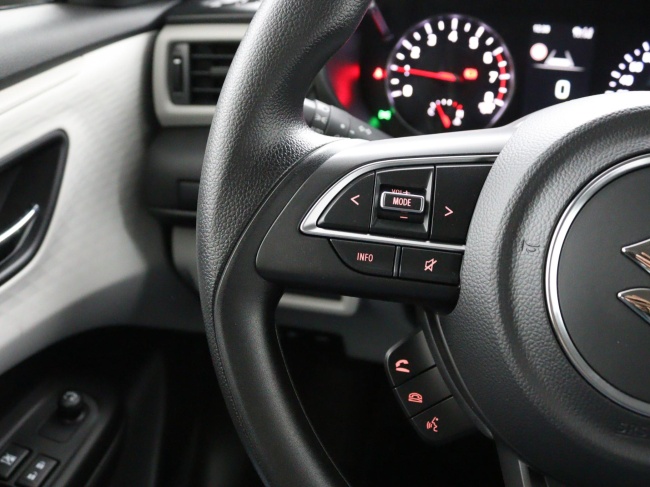 Suzuki Swift - 1.2 Comfort Smart Hybrid