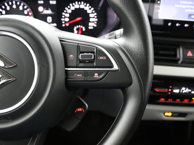 Suzuki Swift - 1.2 Comfort Smart Hybrid