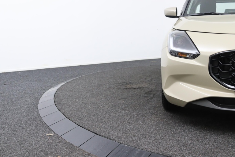 Suzuki Swift - 1.2 Comfort Smart Hybrid 34