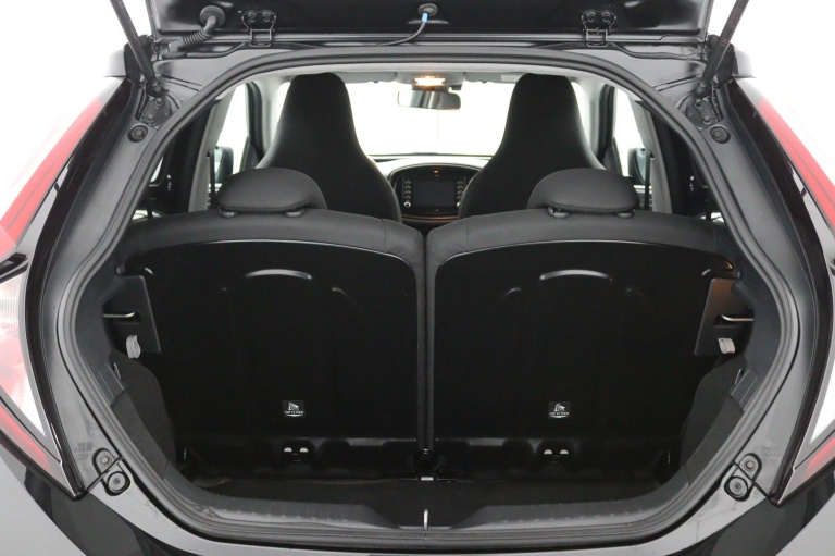 Toyota Aygo X - 1.0 VVT-i S-CVT first 28